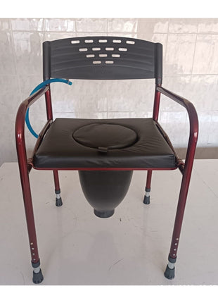 Taharet Musluklu Döşemeli Mobil Tuvalet Banyo Sandalyesi Klozet Yükseltici Hastalar Için klozet