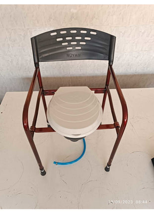 Taharet Musluklu Engelli Yaşlı Hasta Tuvalet Sandalyesi Seyyar Katlanır Klozetli Wc Tuvalet Yükselti