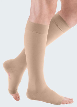 Diz Altı Burnu Açık Varis Çorabı